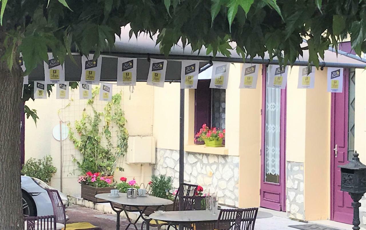 Hotel Restaurant La Braisiere Saint-Romain  Exterior photo